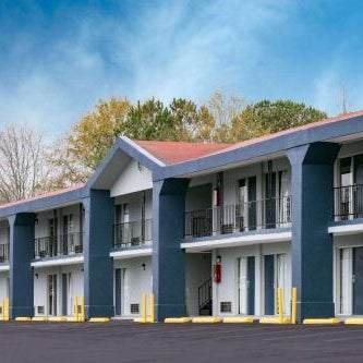 Super 8 by Wyndham Locust Grove Thumbnail