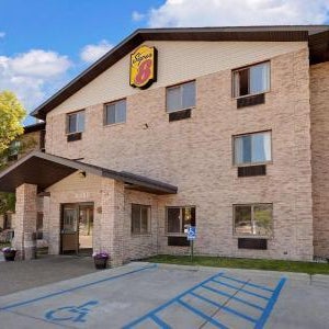 Super 8 by Wyndham Mt. Pleasant Thumbnail