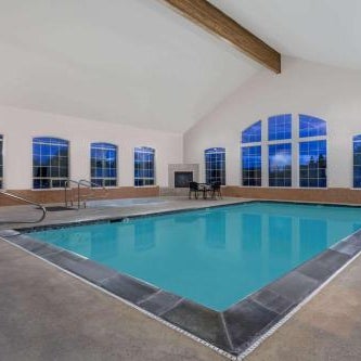 Super 8 by Wyndham Rexburg Thumbnail