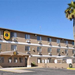Super 8 by Wyndham Lake Havasu City Thumbnail