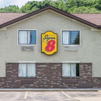 Super 8 by Wyndham Delmont Thumbnail