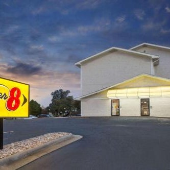 Super 8 By Wyndham Columbus Airport Thumbnail