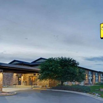 Super 8 by Wyndham Fort Collins Thumbnail