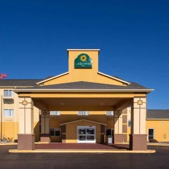La Quinta Inn & Suites by Wyndham Peru Starved Rock St Park  Thumbnail