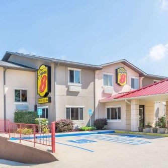 Super 8 by Wyndham Bloomington University Area Thumbnail