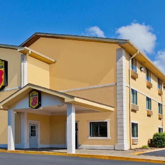 Super 8 by Wyndham Chattanooga Lookout Mountain TN Thumbnail