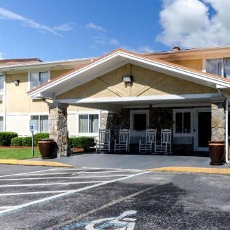 Rodeway Inn & Suites Jacksonville near Camp Lejeune Thumbnail
