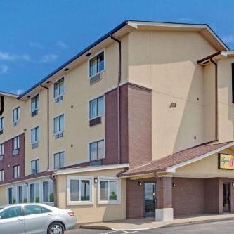 Super 8 by Wyndham Nashville/ Dntn/ Opryland Area Thumbnail