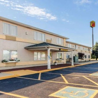 Super 8 by Wyndham Ionia MI Thumbnail