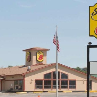 Super 8 by Wyndham Chadron NE Thumbnail