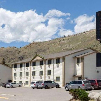 Super 8 by Wyndham Gardiner/Yellowstone Park Area Thumbnail