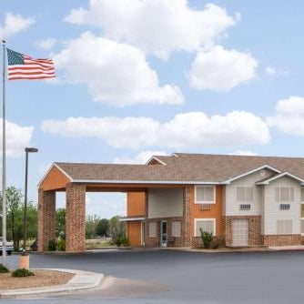 Super 8 by Wyndham Portales Thumbnail