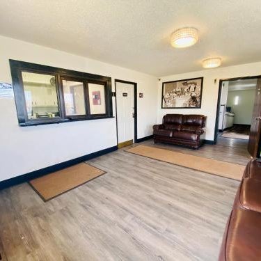 Super 8 by Wyndham Grand Rapids/Wyoming Thumbnail