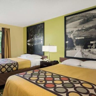 Super 8 by Wyndham Marietta Thumbnail