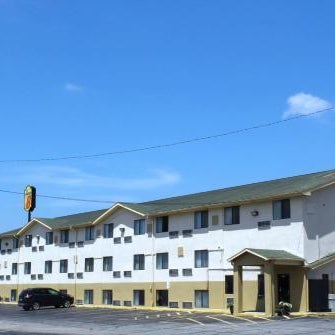 Super 8 by Wyndham Topeka/Wanamaker RD/I-70 Thumbnail