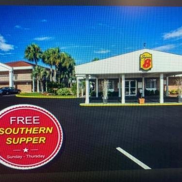 Super 8 by Wyndham Lake City Thumbnail