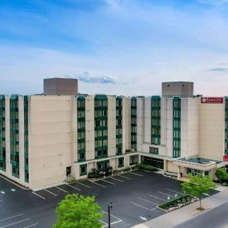Ramada By Wyndham, Niagara Falls Near Fallsview District Thumbnail