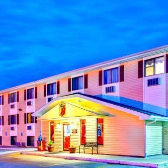 Super 8 by Wyndham Burlington Thumbnail