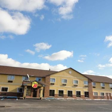 Super 8 by Wyndham Crawfordsville Thumbnail