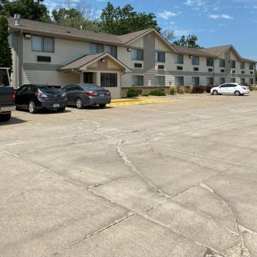 Super 8 by Wyndham Independence Thumbnail