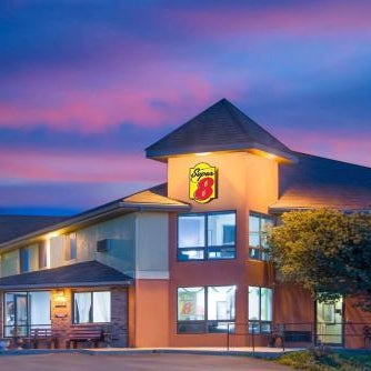 Super 8 by Wyndham Toledo Thumbnail