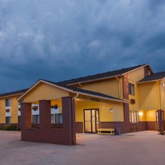 Super 8 by Wyndham Anamosa IA Thumbnail