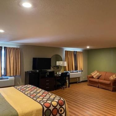 Super 8 by Wyndham Joplin Thumbnail