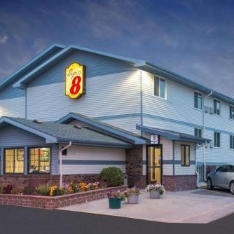 Super 8 by Wyndham Pierre SD Thumbnail