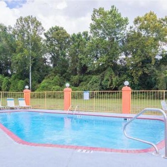 Howard Johnson by Wyndham Vicksburg Thumbnail