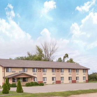 Super 8 by Wyndham Austin MN Thumbnail