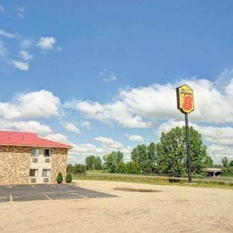Super 8 by Wyndham Melrose Thumbnail