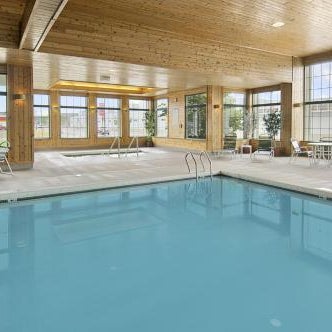 Super 8 by Wyndham La Crosse Thumbnail
