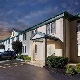 Super 8 by Wyndham Harrisburg Hershey West Thumbnail