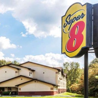 Super 8 by Wyndham East Stroudsburg/Poconos  Thumbnail