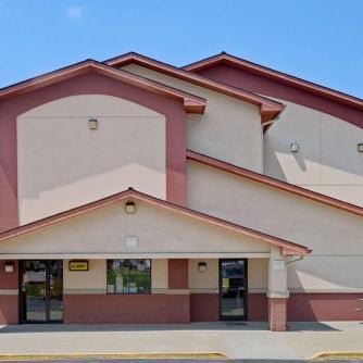 Super 8 by Wyndham Waynesburg Thumbnail