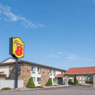 Super 8 by Wyndham Rice Lake Thumbnail