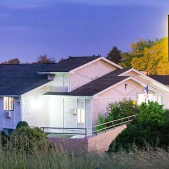 Super 8 by Wyndham Pittsburgh PA Airport/University Area Thumbnail