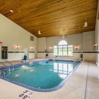 Country Inn & Suites by Radisson, Fond du Lac, WI Thumbnail