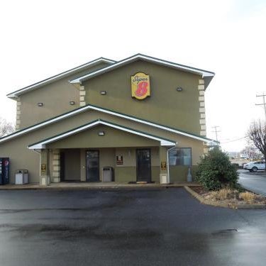 Super 8 by Wyndham Harrisonburg Thumbnail