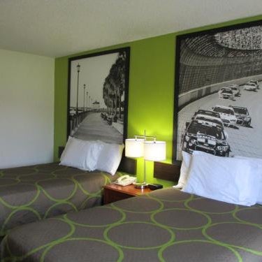 Super 8 by Wyndham Franklin Thumbnail