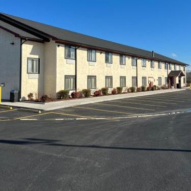 Super 8 by Wyndham Campbellsville KY Thumbnail
