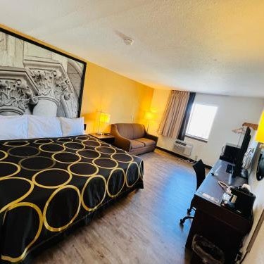 Super 8 by Wyndham Elizabethtown Thumbnail
