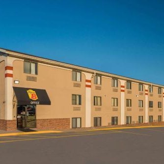 Super 8 by Wyndham Lincoln West Thumbnail