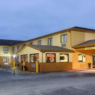 Super 8 by Wyndham Richmond Thumbnail