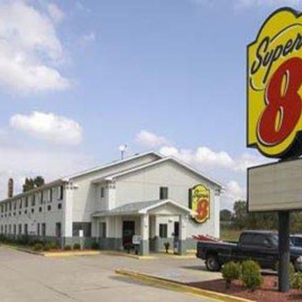 Super 8 by Wyndham Owensboro Thumbnail