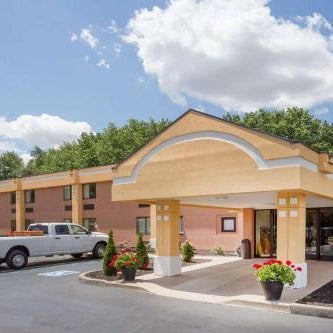 Super 8 by Wyndham Logansport Thumbnail