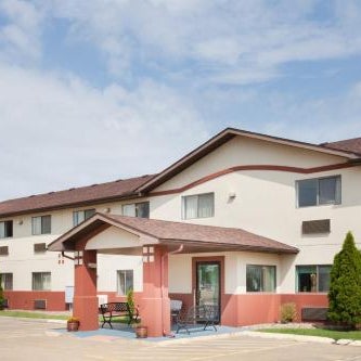 Super 8 by Wyndham Washington/Peoria Area Thumbnail