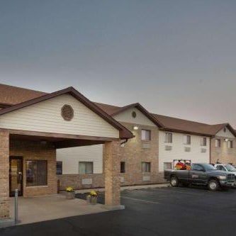 Super 8 by Wyndham Rochelle Thumbnail