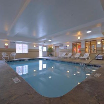 Country Inn & Suites by Radisson, Washington at Meadowlands, PA Thumbnail