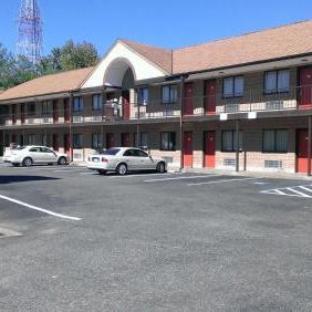 Red Carpet Inn Norwalk Thumbnail